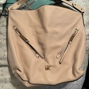 Micheal kohrs purse - blush pink